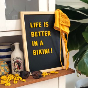 Magnetische Kreidetafel mit Holzrahmen (30x40cm)