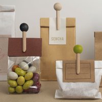 Assortment of 24 "Pince-mi" wooden bag clips