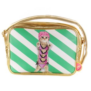 Kleine Taschenkatze mit mehreren Bikini