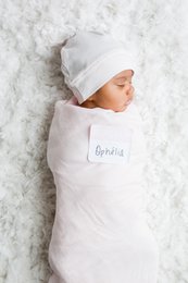 Lulujo Hello World Swaddle & Hat - Pink