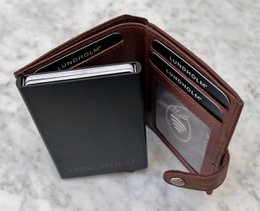 Læderkortholder + nøgleorganer brun — gavesæt til mænd — Lundholm Örebro Safety Wallet
