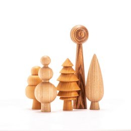 Set di alberi in legno