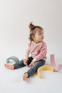 *Bestseller* Duurzame babytrui met kleurvlakken | Mauve met Ecru arm | 100% GOTS-gecertificeerd biologisch katoen