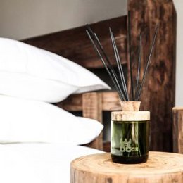 WOO Reed Diffuser | Upcycled vinflaske | Grøn | 100 ml