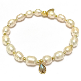 Freshwater pearl bracelet with labradorite pendant. Elegant pearl bracelet with a teardrop-shaped labradorite pendant. Features a mix of round and baroque-shaped pearls in shades of cream and gold.