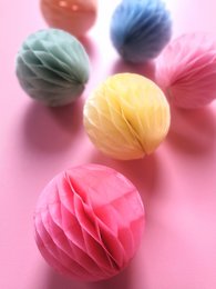 Colorful honeycomb balls, 8 cm in size, suitable for party decorations and stationery. Available in a variety of vibrant shades including pink, yellow, blue, and green.