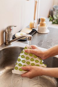 Reusable cleaning cloths set of 2 leaf decor