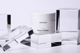 Cooling face mask with mango extracts, grape seed oil, vitamins A-E, and panthenol. Provides hydration and nourishment for the skin.