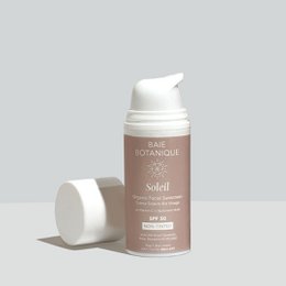  Soleil Facial Sunscreen SPF 50, a non-tinted and tinted sunscreen in 70 gram variants, providing broad-spectrum sun protection.