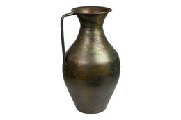  Antique metal jug with a tall, cylindrical shape and a handle. The jug has a dark, aged bronze-like finish, giving it an antique, rustic appearance. The dimensions are 22x22x39cm.