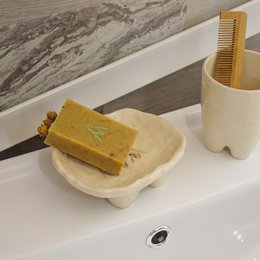 DELICATE CLEANSING NATURAL SOAP (ROSA ALBA, GOAT MILK & HONEY)