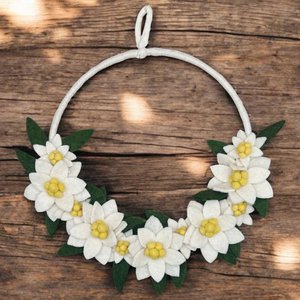 Decoratieve vilten edelweisskrans - nieuwe Heidi