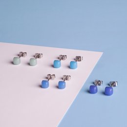 Sæt med 3 øreringe med sten • Genbrugsglas & rustfrit stål • 20 farver