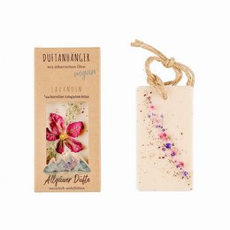 Fragrant lavender pendant with floral design, made of natural materials.