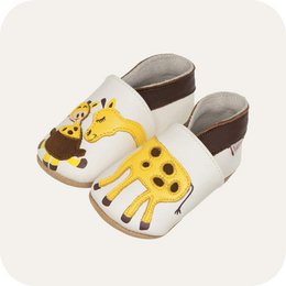  Soft leather baby slippers with giraffe design, available in sizes 0-6 months to 3-4 years. Features a cute giraffe character and a cozy, comfortable design for infants and toddlers.
