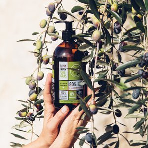 Superfatted black soap with olive grigon oil. Fragrance-free, essential oil-free. 500ml