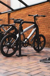 Cruzaa pedalstøttende Bluetooth elektrisk cykelpistol metalgrå