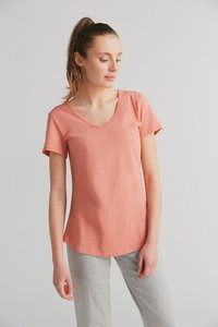 1223-053 | Women's Flammé V-Neck T-Shirt - Salmon Red