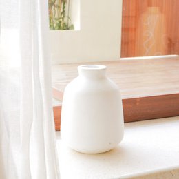 Vaso Vaso decorativo rotondo piccolo bianco per fiori secchi o freschi, realizzato a mano in argilla con BAWA