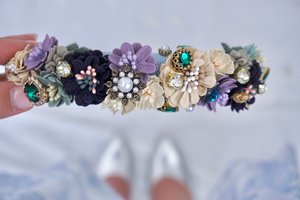 Hair ripening flowers light blue