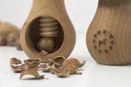 Schiaccianoci, strumento per schiaccianoci in legno