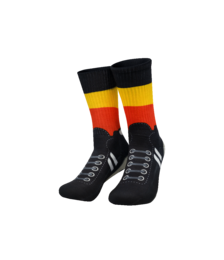 Silly socks with a football design in the colors of the Belgian flag. Made of soft, comfortable material.