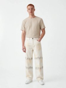 Signature-Hose – aus ultraweichem Material mit architektonischem Design