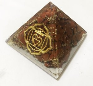 Orgonite Piramide - Basischakra Jaspis 4cm