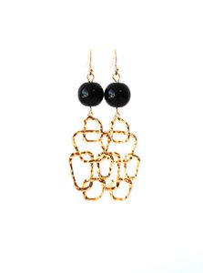 Earrings with onyx and goldplated pendant