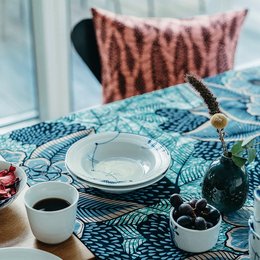 Rectangular tablecloth in African hemp, autumn leaves, drops, grid, or winter leaves patterns. Available in 115x240 cm or 115x320 cm sizes.