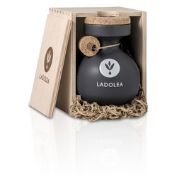 Intense fruity extra virgin olive oil in a 200ml wooden bottle. Made from the Megaritiki olive variety.