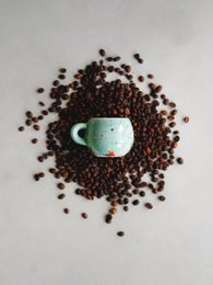 Regenbogen-Kaffeetasse – handgefertigte Keramik, hergestellt in Portugal