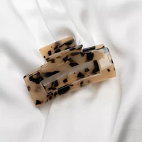 Classic Claw Hair Clip - Amber