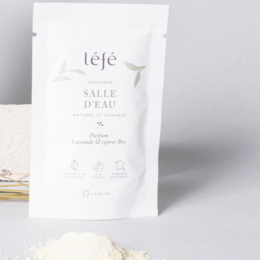 Refill bathroom/kitchen cleaner in a white package with the brand name "Lefe" and the product name "Salle d'eau" (bathroom). The package indicates that the product is a cleaning solution for bathrooms and kitchens.