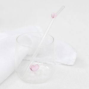 Glasstrohhalme mit rosa Herz