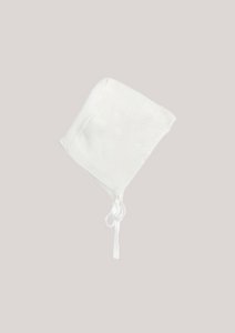 Katoengebreid babymutsje - Klassiek wit