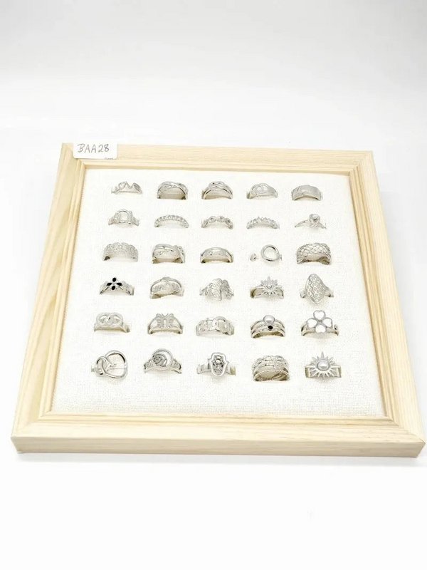 Masser af smykker med display