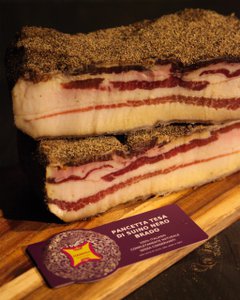 🇬🇧 Pancetta vom schwarzen Wildschwein Umbriens – gewürzte, handwerklich hergestellte Salami