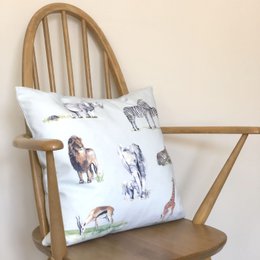 Cojín infantil con estampado de animales de Safari