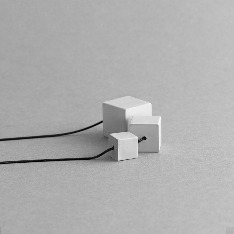 MODULOTRE – Zeitgenössische Minimal-Halskette