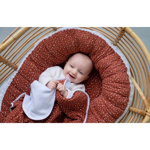 Babynest – Rost/Rot mit weißen Punkten