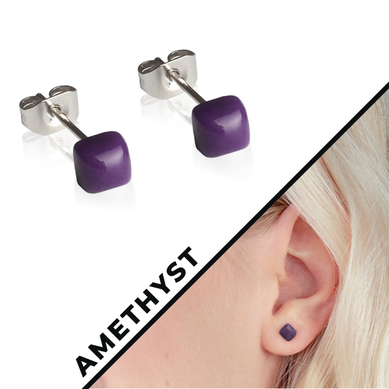 Små ørestikker i 20 farver • Genbrugsglas og rustfrit stål • 4 mm