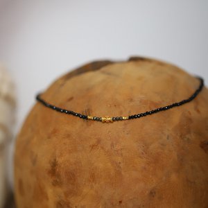 Halsband aus Spinell