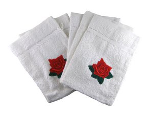 SET AUS 5 KLEIDERN MIT ROSEN