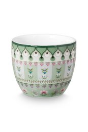  A light green egg cup with a decorative pattern featuring lily and lotus flowers, as well as a moon design. The cup has a diameter of 4.7cm.