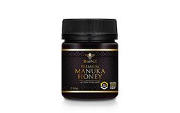 Manuka honey with MGO829+ and UMF20 rating, 250g jar. High-quality, raw, and unprocessed honey with a rich, distinctive flavor.