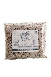 Fleur de sel seasoning with black pepper from Madagascar, a premium seasoning blend in a resealable package.