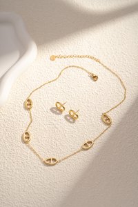 Minimalistische gouden kraag ovalen openwork in roestvrij staal