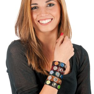 Set of 5 leather bracelets. The leather strap has space for 3 Click Button Chunk Nugget