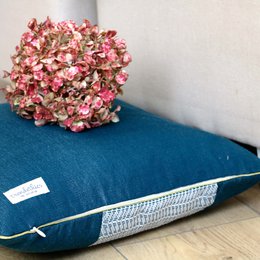 Fodera per cuscino decorativo blu Ami H'Yut